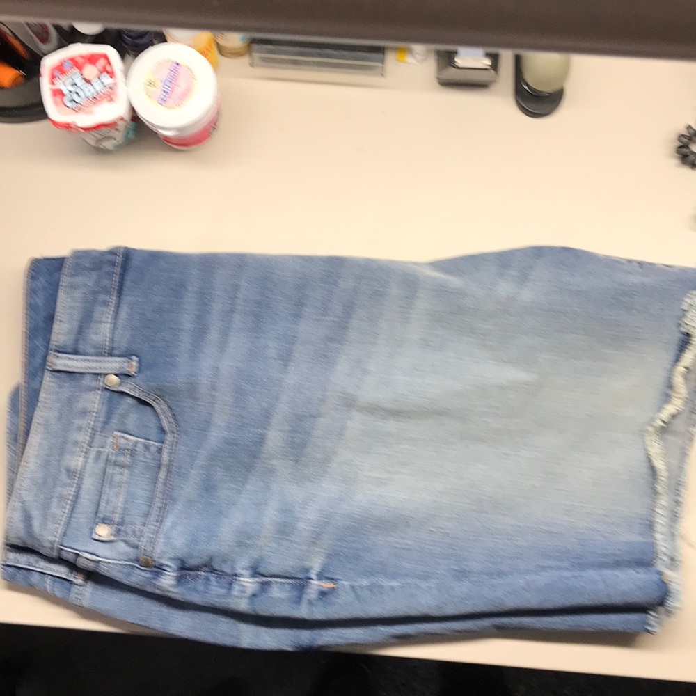 NWOT never worn Torrid jean shorts